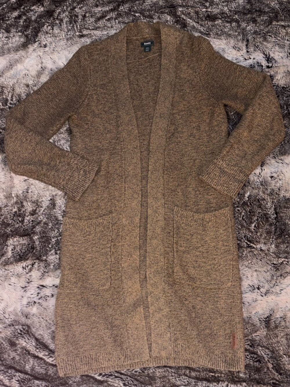 Like New Roots Sweater Size Small